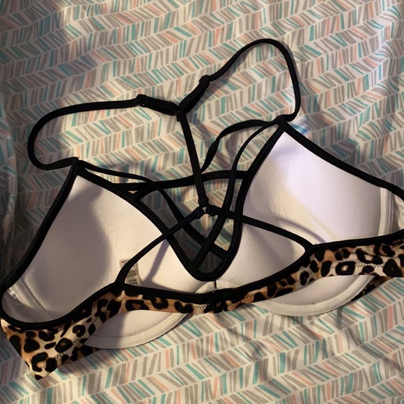 Victoria’s Secret Pink bikini top - Picture 3 of 4